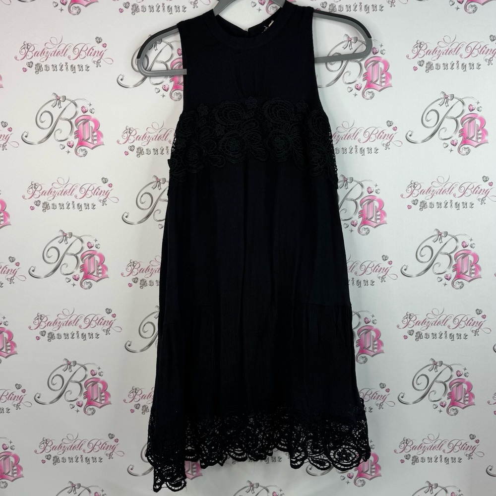 Rebellion dress floral lace crochet keyhole opening Black Lace-Trimmed Dress